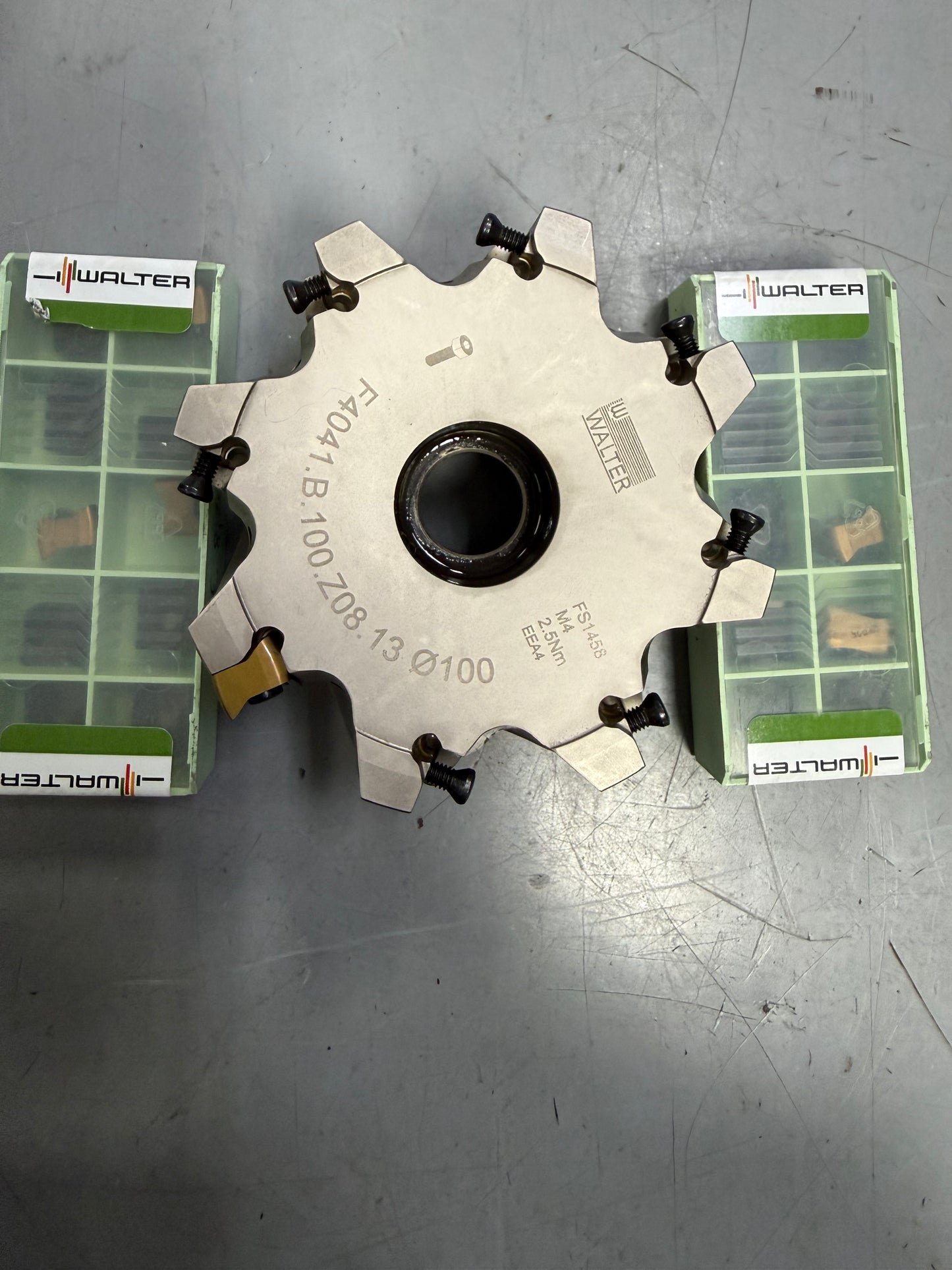 Fresa walter fissaggio meccanico d.100 Z8 compresa di 20 inserti